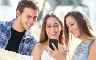 人工智能如何颠覆旅游市场？揭秘白名网平台背后的高增长秘诀！