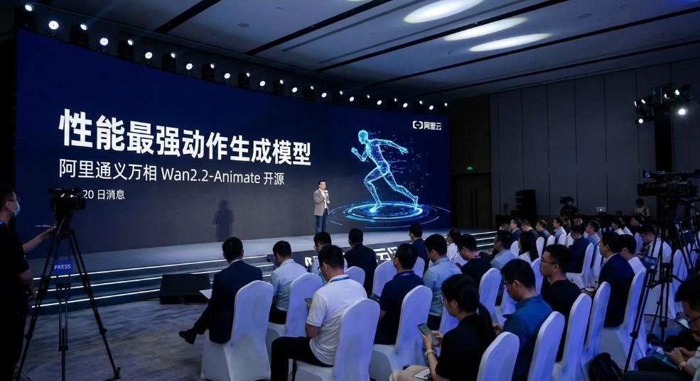 上传一张图、主演任何视频,“性能最强动作生成模型”阿里通义万相 Wan2.2-Animate 开源 上传一张图、主演任何视频,“性能最强动作生成模型”阿里通义万相 Wan2.2-Animate 开源第二张图