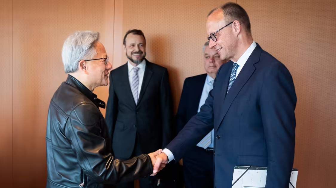 10 亿欧元部署 1 万块 GPU：黄仁勋被曝下月亲临柏林，将宣布欧洲 AI 算力枢纽项目