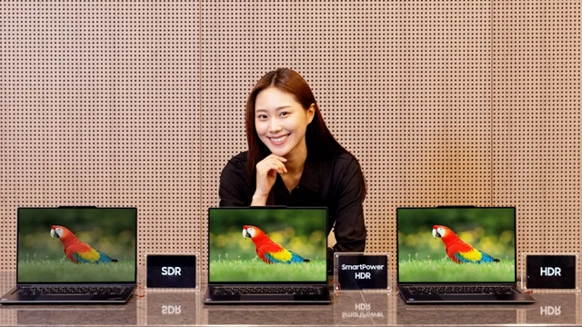 OLED笔记本续航暴涨22%，英特尔三星联手解决HDR耗电难题